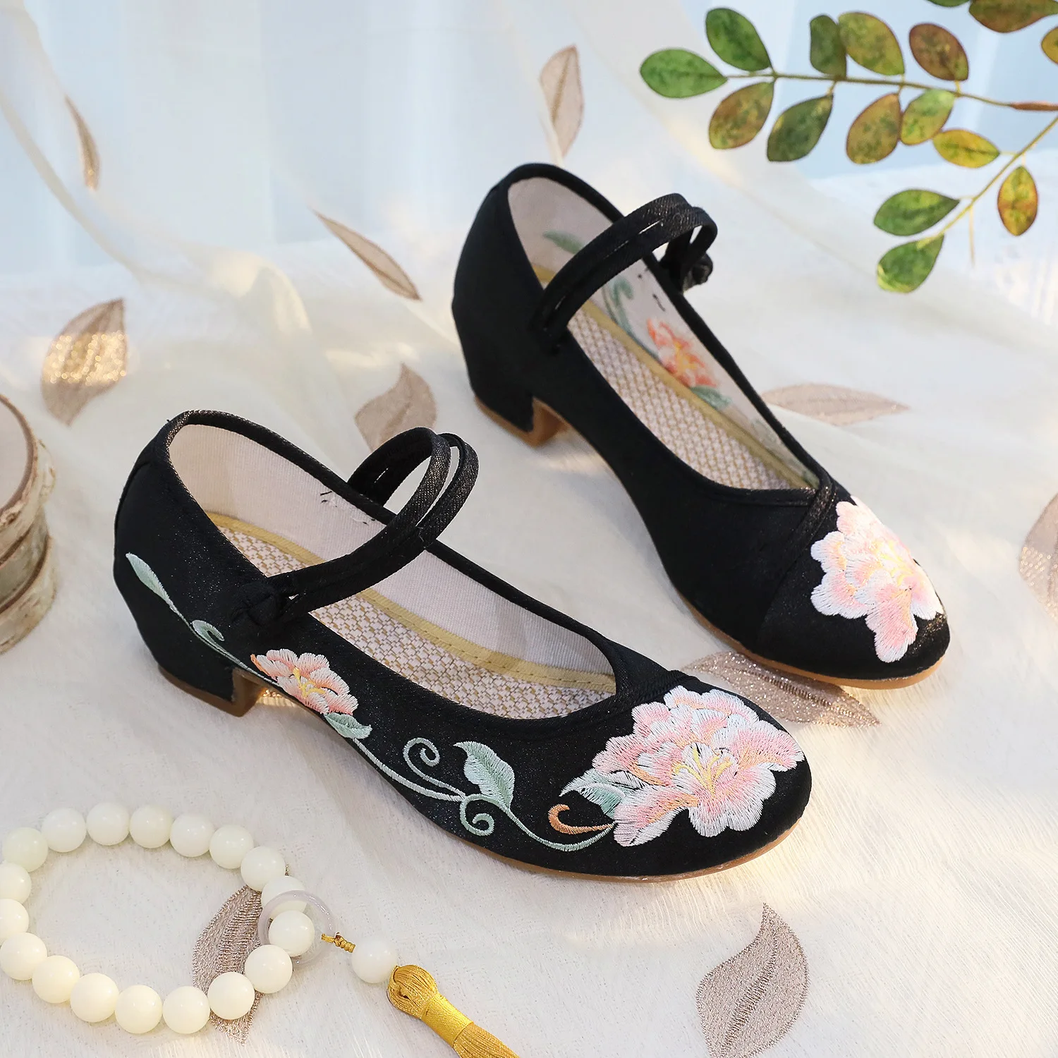 サイズ 34-40 ブロックヒールチャイナドレス漢服靴エスニ - Ethnic Style のレビューと価格