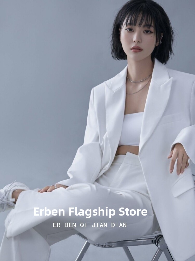 白いスーツをテーマにしたファッション雑誌の個人表紙写真アート - Ethnic Fashion Magazine のレビューと価格