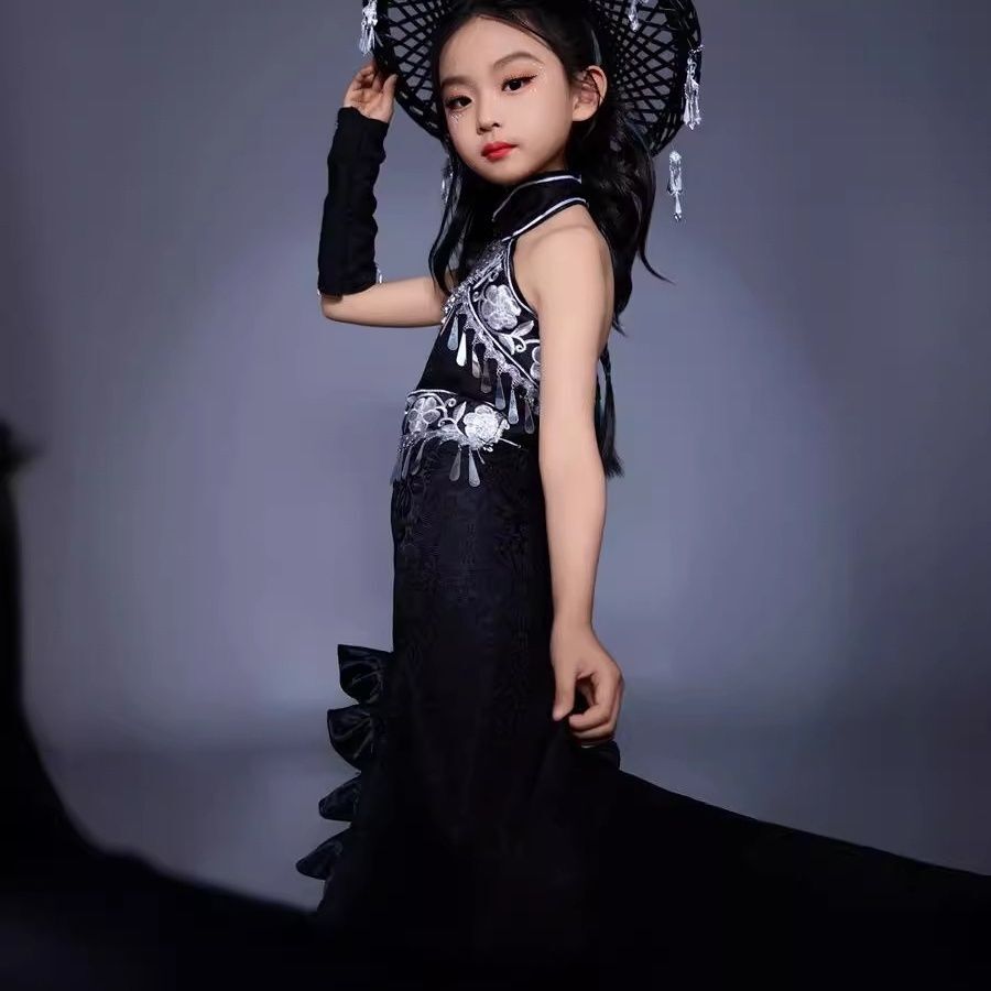 子供用スーツ トレーリングスカート 中国少数民族衣装 ランウ - Ethnic Fashion Runway のレビューと価格