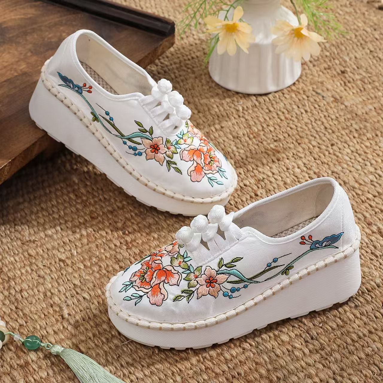 女性用エスニックスタイル ウェッジソール 刺繍シューズ 春秋 - Ethnic Style のレビューと価格