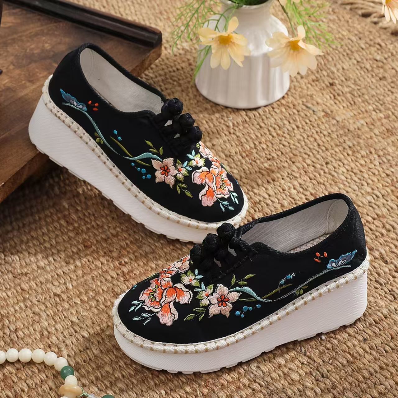女性用エスニックスタイル ウェッジソール 刺繍シューズ 春秋 - Ethnic Style のレビューと価格