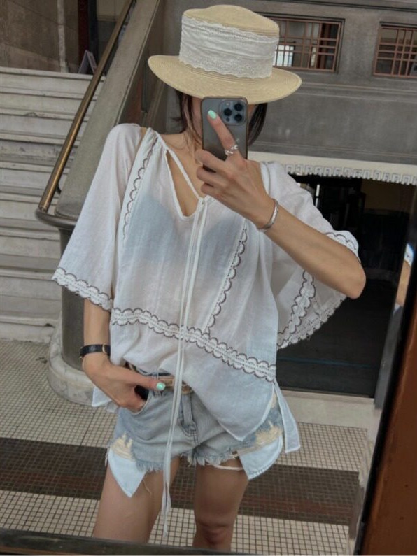 韓国風パッチワークレースアップVネックトップス エスニックフ - Ethnic Fusion Fashion のレビューと価格