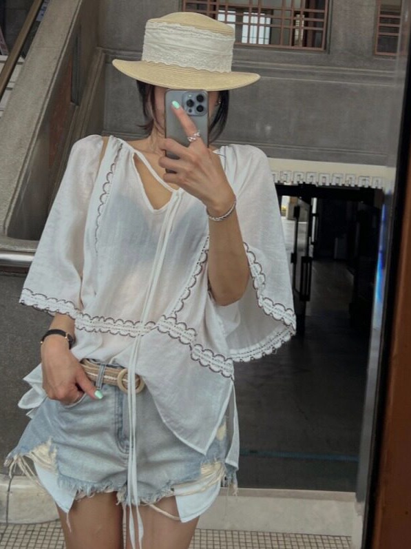 韓国風パッチワークレースアップVネックトップス エスニックフ - Ethnic Fusion Fashion のレビューと価格